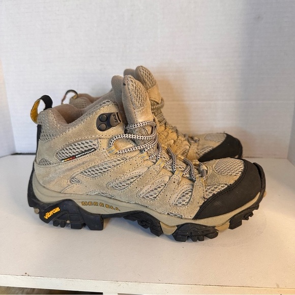 Merrell | Shoes | Ladies Merrell Moab Ventilator Mid Hiking Boots 7 ...